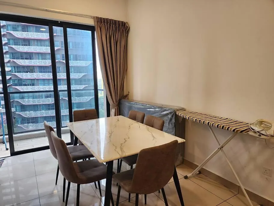 Sunflower/4R3B/Klcc/1550Sf/Bacony/Newcondo/Bathtub 吉隆坡 马来西亚