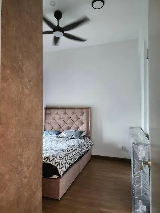 Sunflower/4R3B/Klcc/1550Sf/Bacony/Newcondo/Bathtub 吉隆坡 公寓